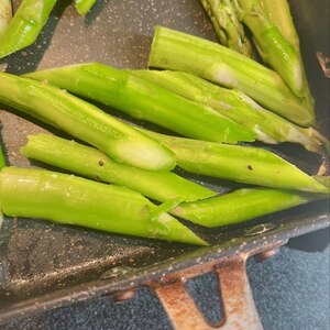 アスパラ焼き♪肉料理の付け合わせに♪